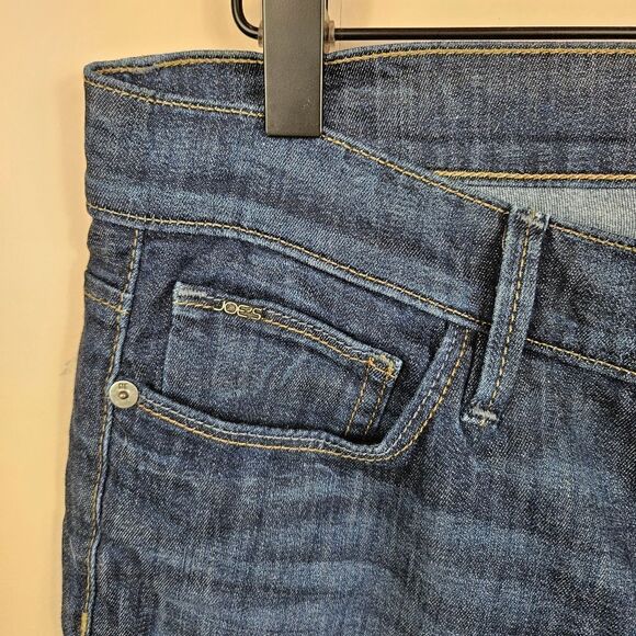 Joe's "Jackie" Cropped Jeans. Medium Blue Wash 28 - Picture 2 of 9